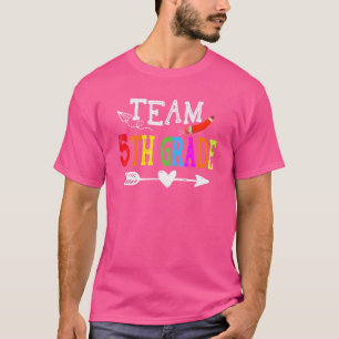 Team 5:e klass hjärta tillbaka till skolan lärare t shirt