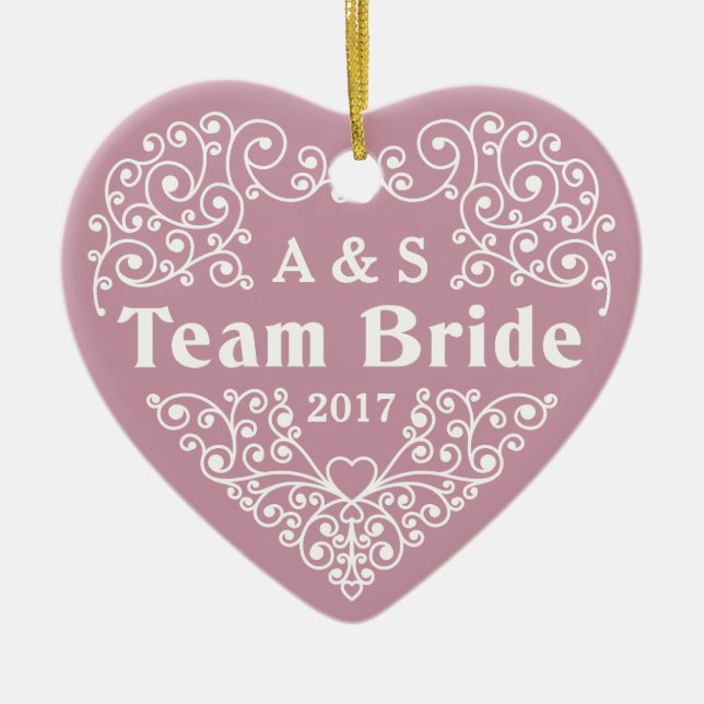 Team Bride anpassningsbar-monogram och datumdekora Julgransprydnad Keramik (Framsidan)