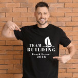 Team byggnad Sailing Black Team T-shirt<br><div class="desc">Det här laget som bygger T-shirt är perfekt för de anställda som deltar i det team som bygger aktiviteter, särskilt när det gäller att segla ett team. Använda det för företagets anställda eller dina medarbetare. Du kan ändra texten genom att anpassa T-shirt, typsnitt, storlek och färg i texten. Du kan...</div>