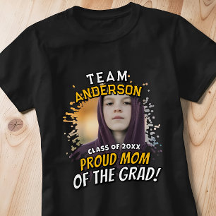 Team [Efternamn] Stolt Mamma till den Examinerade  T Shirt