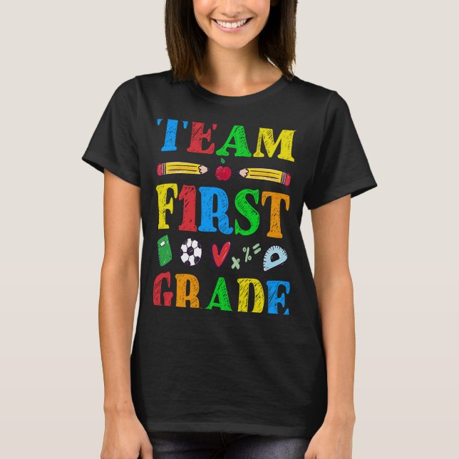Team First Klass Kids 1st Klass Class Tillbaka til T Shirt (Framsida)