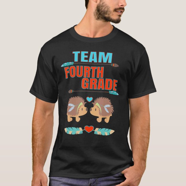 Team Fjärde Klass Hedgehogs Lärare Student Back T Shirt (Framsida)