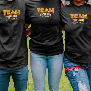 Team Gula Sport Familj Crew Anpassat Namn Svart T Shirt