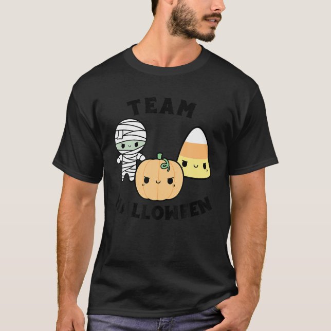 Team Halloween Kawaii Mummy Candy corn Pumpkin T Shirt (Framsida)