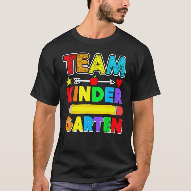 Team Kindergarten Teacher Apple Student Kids Back  T Shirt (Framsida)