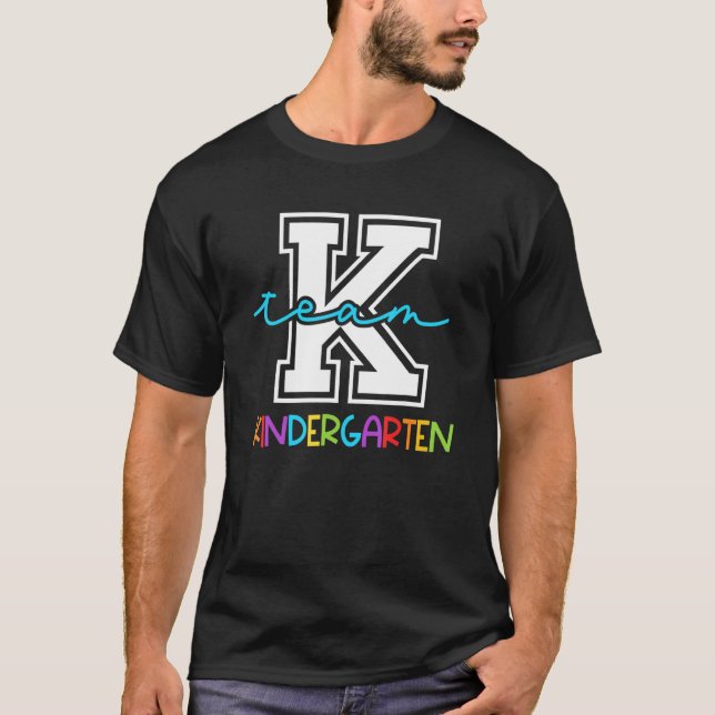 Team Kindergarten Team K Elementärlande Lärare bac T Shirt (Framsida)