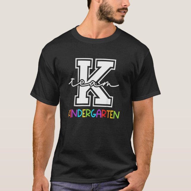 Team Kindergarten Team K Elementärlande Lärare bac T Shirt (Framsida)