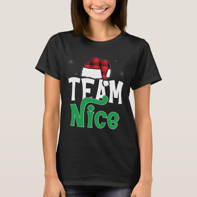 Team Nice Naughty Play Julafton Pjs 2024 Lustigt p T Shirt (Framsida)