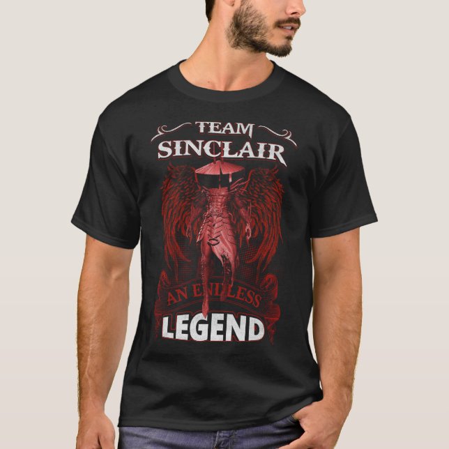 Team SINCLAIR - EN Oändlig LEGENT T Shirt (Framsida)