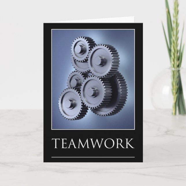 Teamarbetskoncept med redskap hjul kort (Framsida)