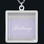Tear Drop Snöre, Lavender & Grått - Möhippa Pendan Silverpläterat Halsband<br><div class="desc">Vintage bröllop är en stark trend i contemporaryn, precis som det är för det orusla bröllop som använder vintage inslag. Den här brudens sida-tanden stämmer överens med inbjudan till Tear Drop Snöre och har både modernt och antikt inslag för att tillfredsställa den moderna bruden. Byt ut namn för varje medlem...</div>