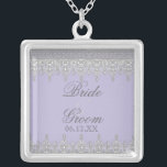 Tear Drop Snöre, Teal Blue - Brides Pendant Silverpläterat Halsband<br><div class="desc">Vintage bröllop är en stark trend i contemporaryn, precis som det är för det orusla bröllop som använder vintage inslag. Den här brudens sida-tanden stämmer överens med inbjudan till Tear Drop Snöre och har både modernt och antikt inslag för att tillfredsställa den moderna bruden. Byt ut namn för varje medlem...</div>