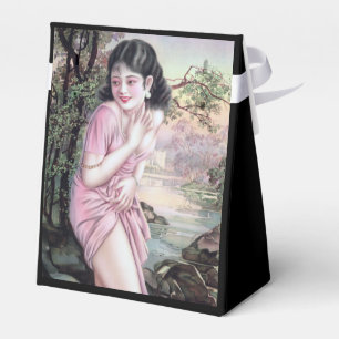 Tease in Stream Oasis by Shanghai China Girl Girl Presentaskar