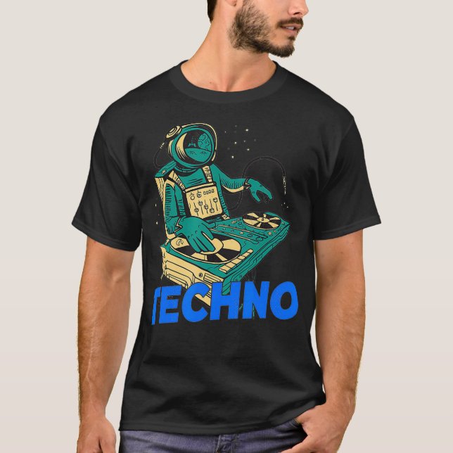 Techno Music Astronaut DJ Spaceman Disk Jockey T Shirt (Framsida)