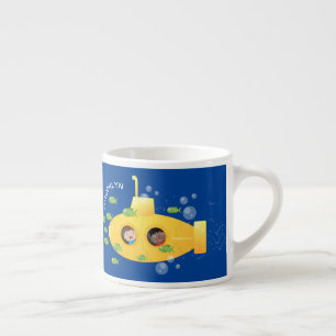 Tecknad av undervattensfisk av akut gult espressomugg