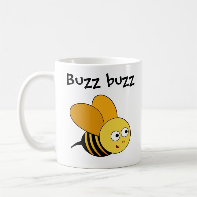 Tecknad Bee säger Buzz Buzz & Child's Namn Mugg (Vänster)