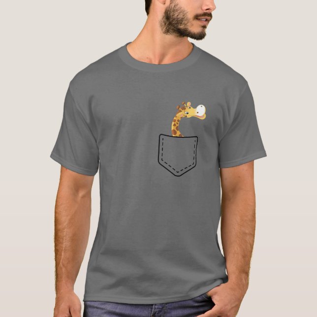 Tecknad Giraffe in Pocket T Shirt (Framsida)