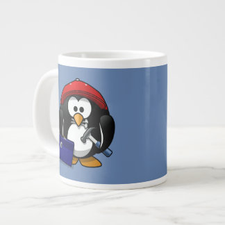 Tecknad hantverkspingvin med blå bakgrund jumbo mugg