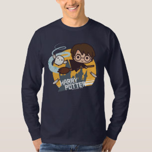 Tecknad Harry och Hedwig flygande förbi Hogwarts T Shirt