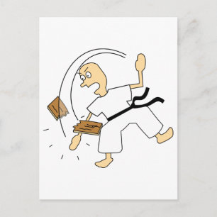 Tecknad Karate Man Chopping Wooden Board with Hand Vykort