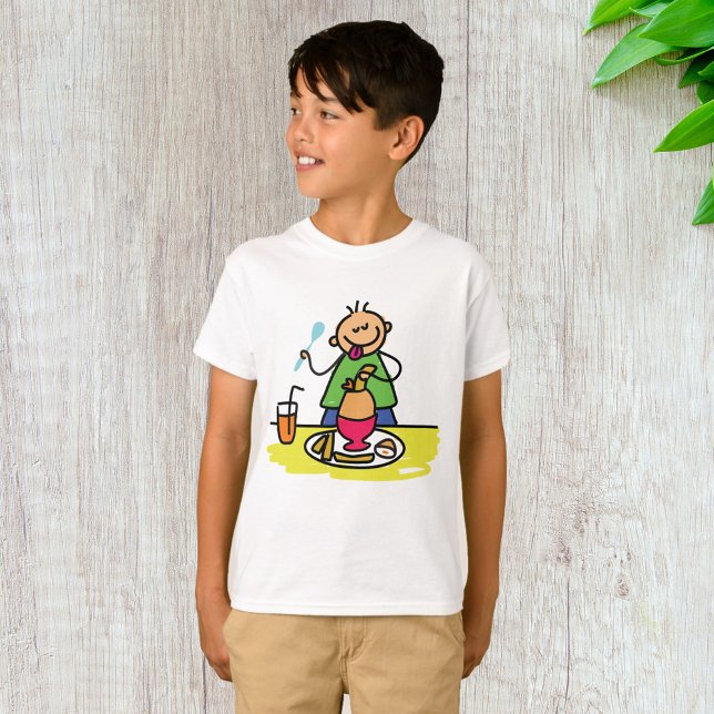 Tecknad Kid Enjoying Meal with Juice and Egg T Shirt (Skapare uppladdad)