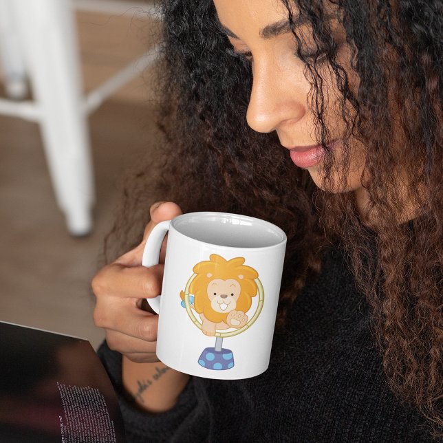 Tecknad lejon som hoppar genom ring kaffemugg (Skapare uppladdad)