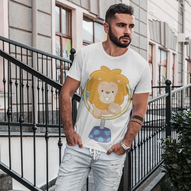 Tecknad lejon som hoppar genom ring t shirt (Skapare uppladdad)