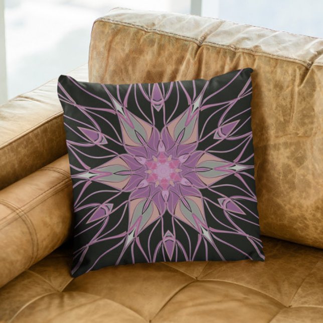 Tecknad Mandala Flower Black Lila and Rosa Kudde (Skapare uppladdad)