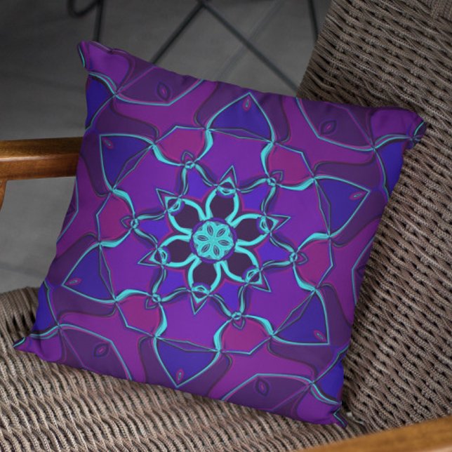 Tecknad Mandala Flower Blue och Lila Kudde (Skapare uppladdad)