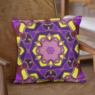 Tecknad Mandala Flower Gult and Lila Kudde