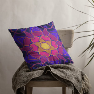 Tecknad Mandala Flower Gult Rosa and Blue Kudde