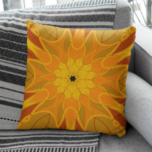 Tecknad Mandala Flower Orange Gult och Red Kudde