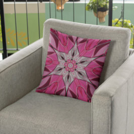 Tecknad Mandala Flower Rosa and White Kudde