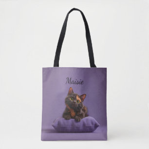 Tecknad Tortoiseshell Kitten på Lila Cushion Tygkasse