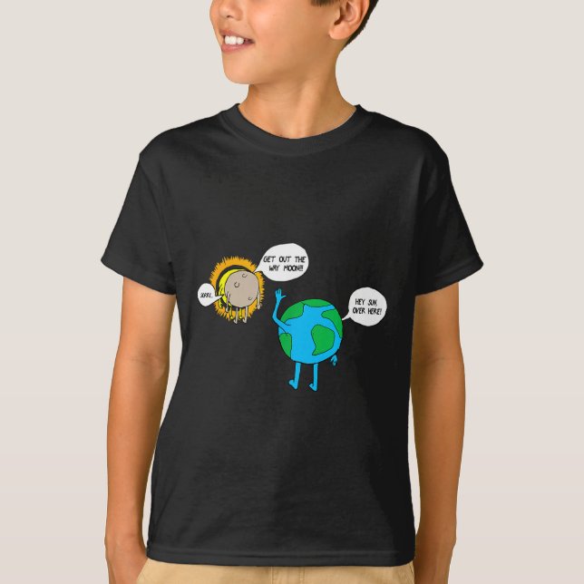 Tecknad total solförmörkelse april illustration t shirt (Framsida)