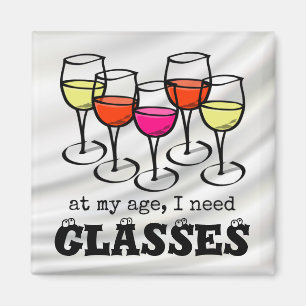 Tecknad Vin glas vid min ålder, jag behöver glasög Magnet