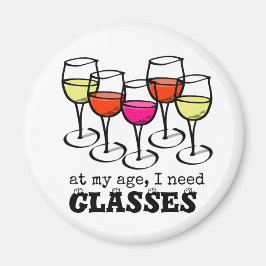 Tecknad Vin glas vid min ålder, jag behöver glasög Magnet