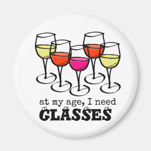Tecknad Vin glas vid min ålder, jag behöver glasög Magnet