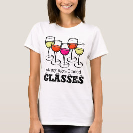 Tecknad Vin glas vid min ålder, jag behöver glasög Tee Shirt