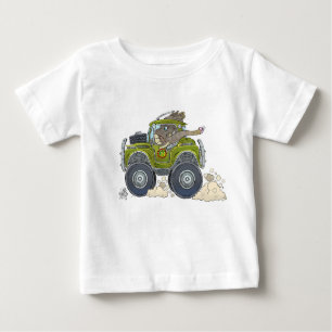 Tecknadillustration av en elefant som kör en jeep. tee shirt