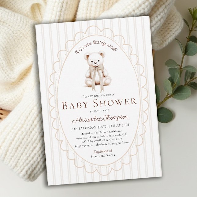 Teddy Björn Nöjda Neutrala Ränder Band Barnkalas Inbjudningar (bearly wait baby shower invitation traditional classic nursery decor stripes scallops teddy bear bow)