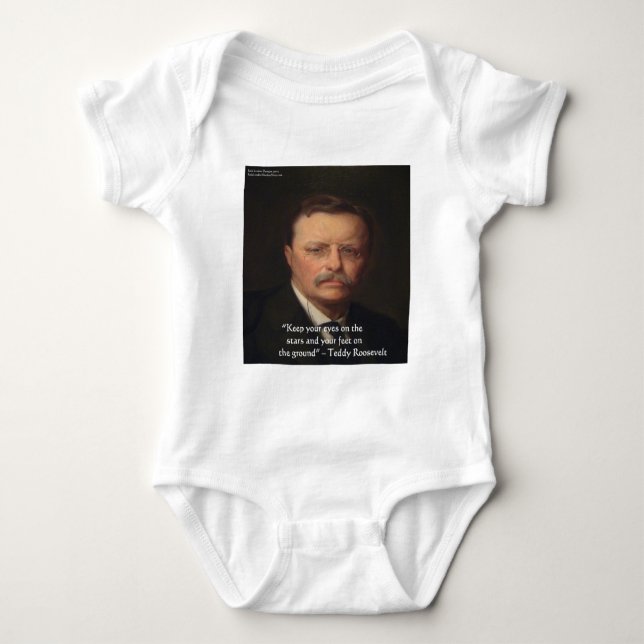 Teddy Roosevelt "Fötter på marken" Visdoms Citat G Tee (Framsida)