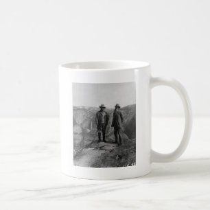 Teddy Roosevelt och John Muir i Yosemite Kaffemugg