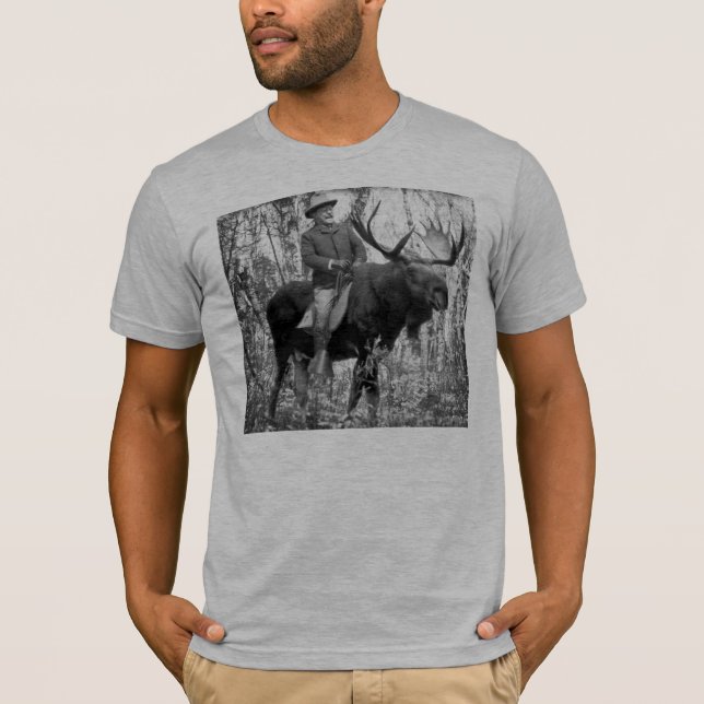 Teddy Roosevelt som rider en tjurälg Tee Shirt (Framsida)