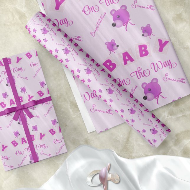 Teddybjörn med rosa lila text Bebis firande Presentpapper (Customizable pink baby bear wrapping paper for that baby shower. It's cute and its different.)