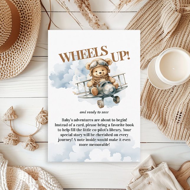 Teddybjörnspilot på väg - Böcker för bebis Tilläggskort (A little co-pilot is on the way "Wheels Up" baby shower Books for Baby" enclosure card)