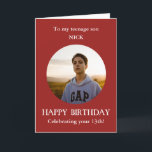 Teenage Son Photo 13:e födelsedagskortet Kort<br><div class="desc">Tonåring Son Photo Birthday Card Red White från mamma, morsa, mor. För 13 år. Den första tonårsdagen! Alternativt kan du lägga till vilken relation som helst och lägga till ANY AGE från födelsedag 14, 15, 16, 17, 18 Lägg till ditt eget valda foto i ett rött runt ram för att...</div>