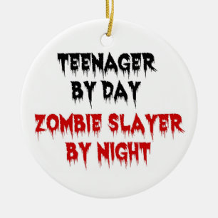Teenager by Day Zombie Sayer by Natt Julgransprydnad Keramik