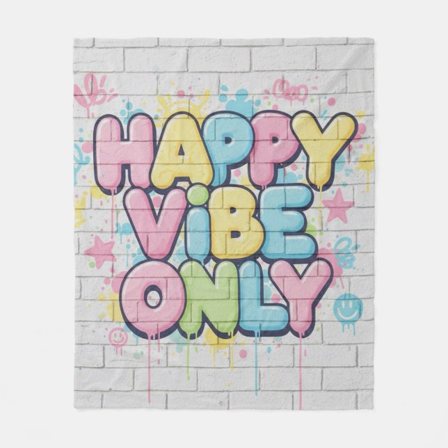 Tegel med färgrik text som säger “Happy Vibe Only” Fleecefilt (Framsidan)