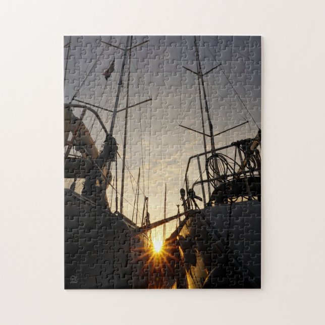 Tegenlicht bij 2 zeilboten in de haven. pussel (Vertikal)